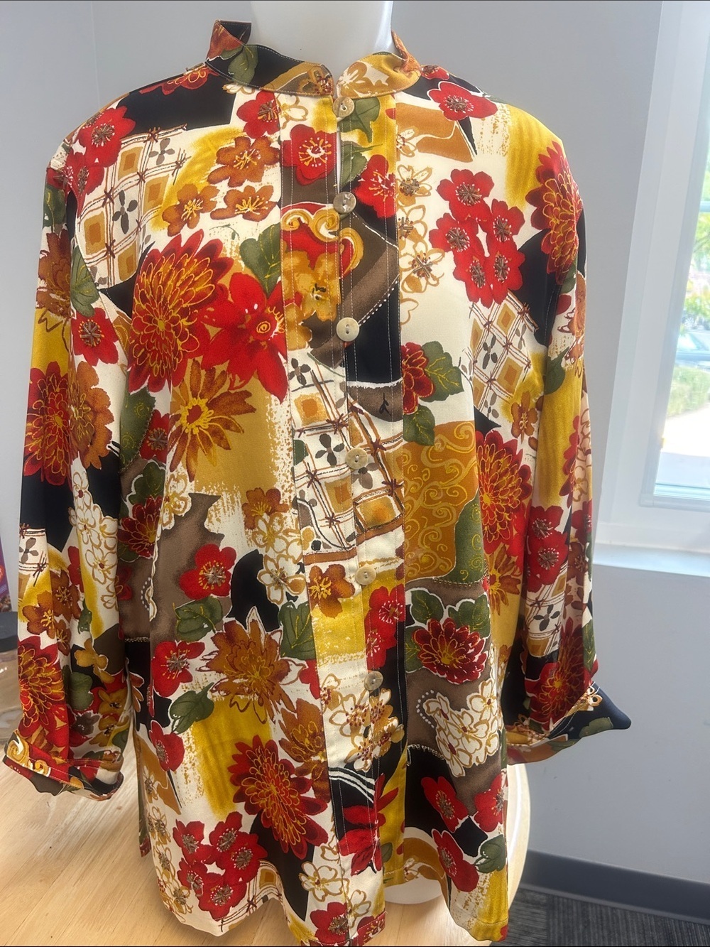 Chico’s Designs Silk Vibrant Floral Beaded Long Sleeve Tunic Top Chico’s Size 2